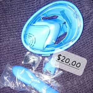 Kids snorkel mask.